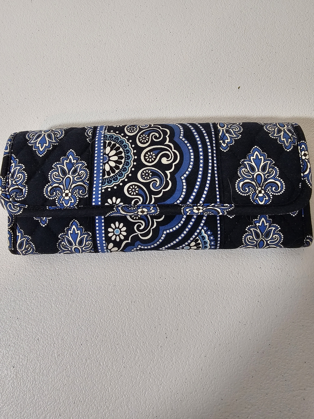 Vera Bradley Women’s Blue Black White Floral Folding Zipper Wallet, Credit Card